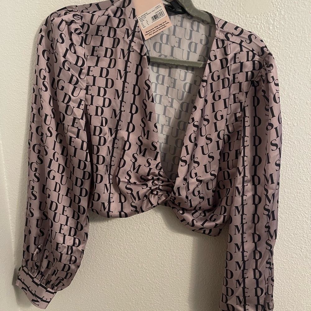 MISSGUIDED SATIN LONG SLEEVE CROP BLOUSE